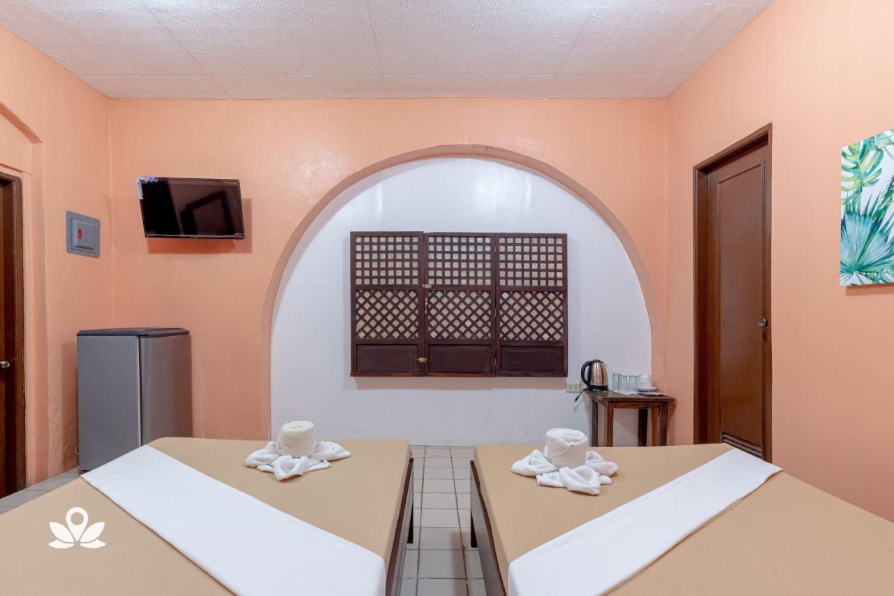 Zen Rooms Calle Crisologo Vigan Exterior foto